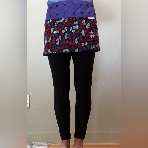 Sweet Spot reversible skirt - fits sizes 2-14 - Picture 5 of 9